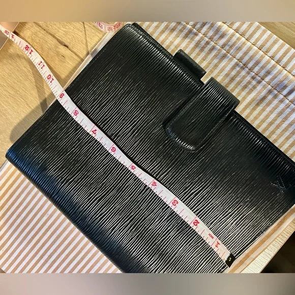 🌸SALE🌸Louis Vuitton Epi Black Agenda GM with new 2026 refill - Picture 15 of 16
